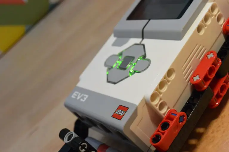 Lego Mindstorms EV3 Brick Status Lights In Detail